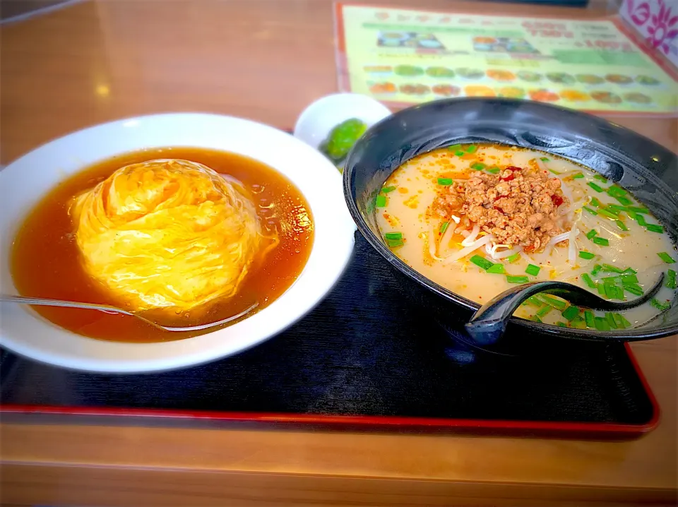 天津飯&台湾豚骨ラーメンのセット(台湾料理　鴻翔　横須賀)|やまひろさん