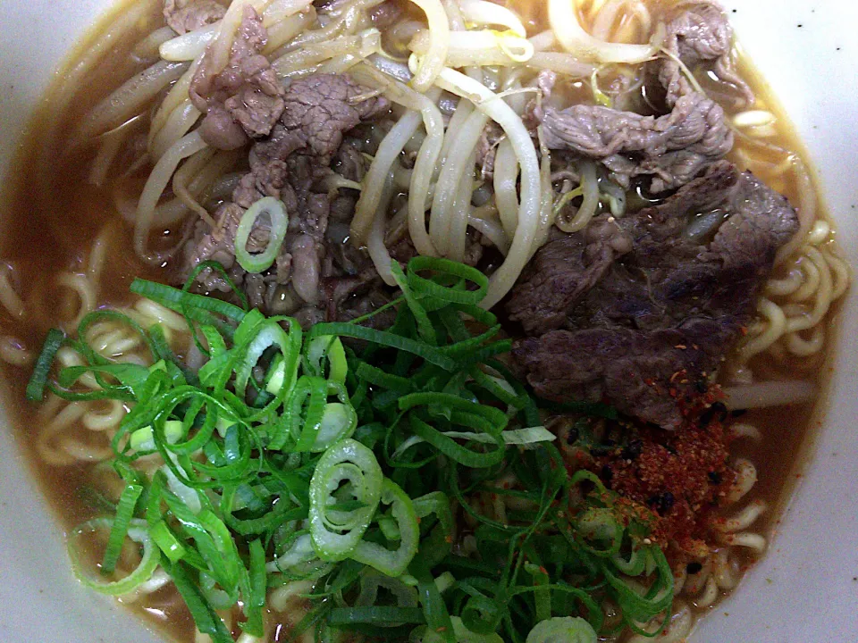 自家製 味噌ラーメン(牛肉もやし炒め)|ばーさんさん