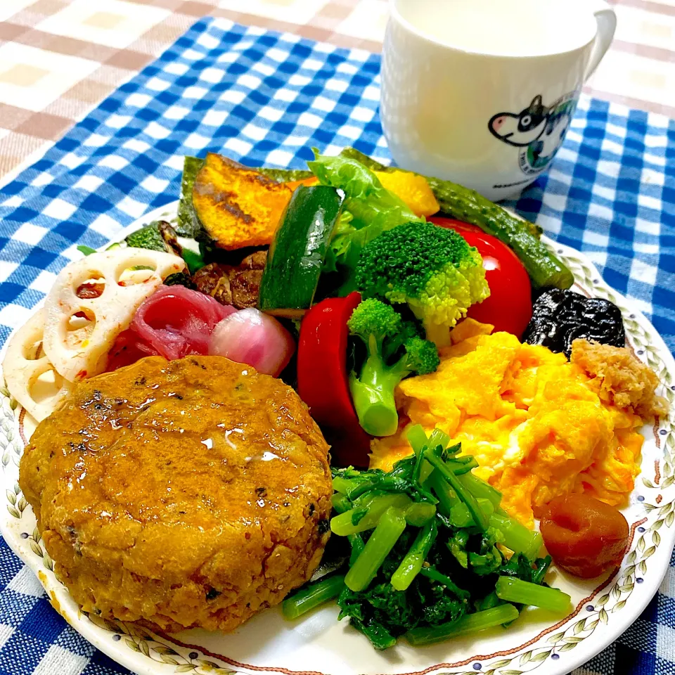 今日の朝ごはん★全粒粉と米麹と安納芋のハチミツアンパン★見た目はがんもパン（笑）|riko30294さん