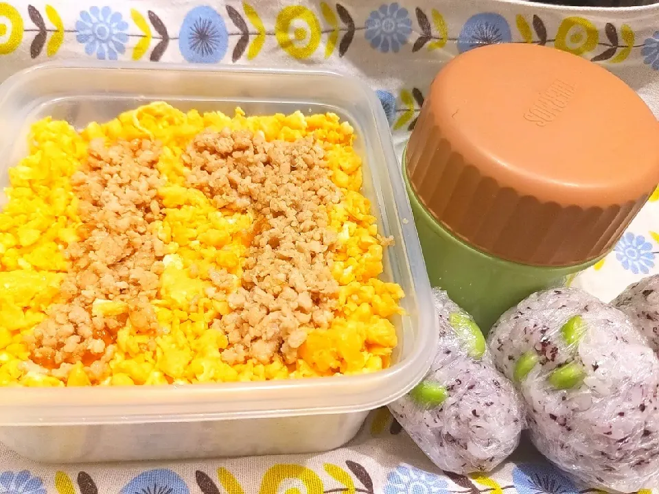 祝い17歳＼(^^)／そぼろ弁当|チョコさん