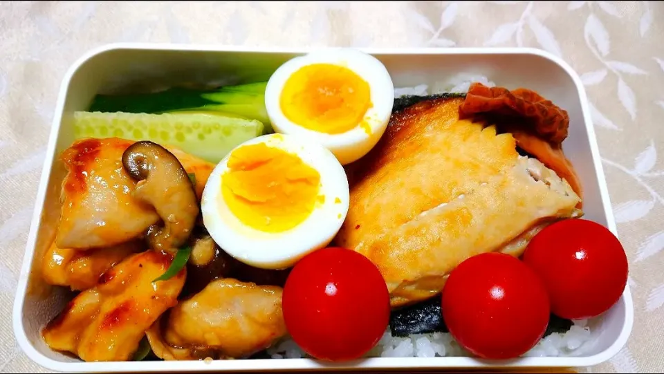 Snapdishの料理写真:10/21のお弁当🍱
海苔弁当|卯月さん