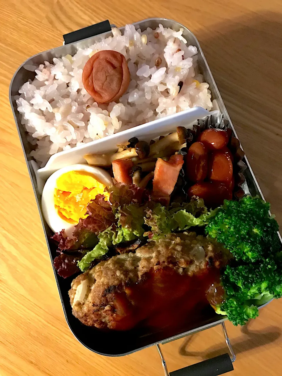 Snapdishの料理写真:オートミールハンバーグ弁当🍱|ちっくんさん