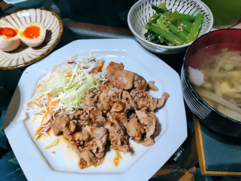 Snapdishの料理写真:生姜焼き
小松菜のナムル
半熟味玉
鶏とごぼうの吸い物|maaさん