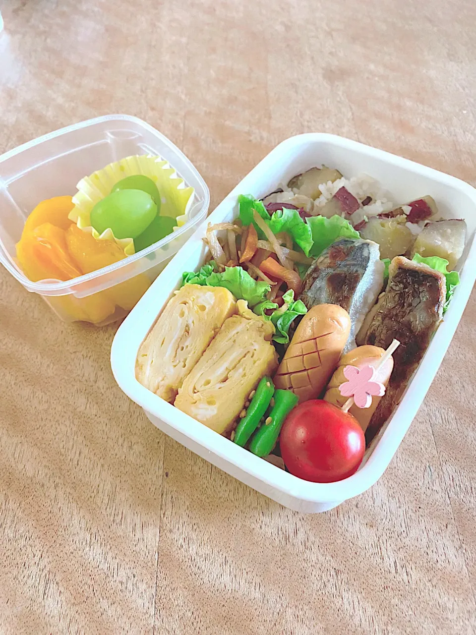 さつまいもと塩昆布ごはんのお弁当🍠|Sakikoさん