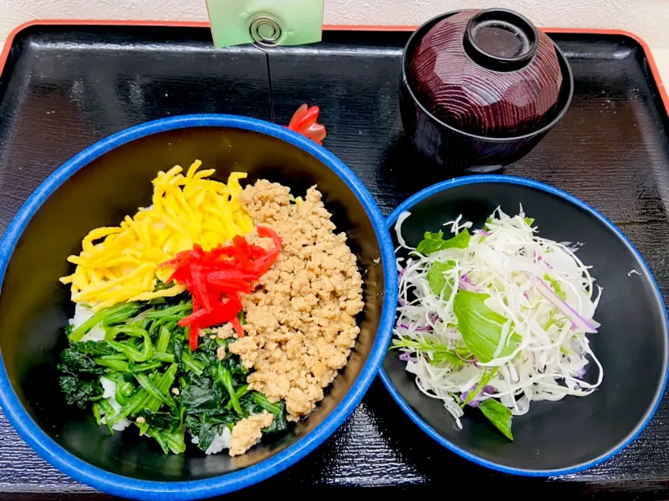 三色丼　サラダセット|nyama1さん