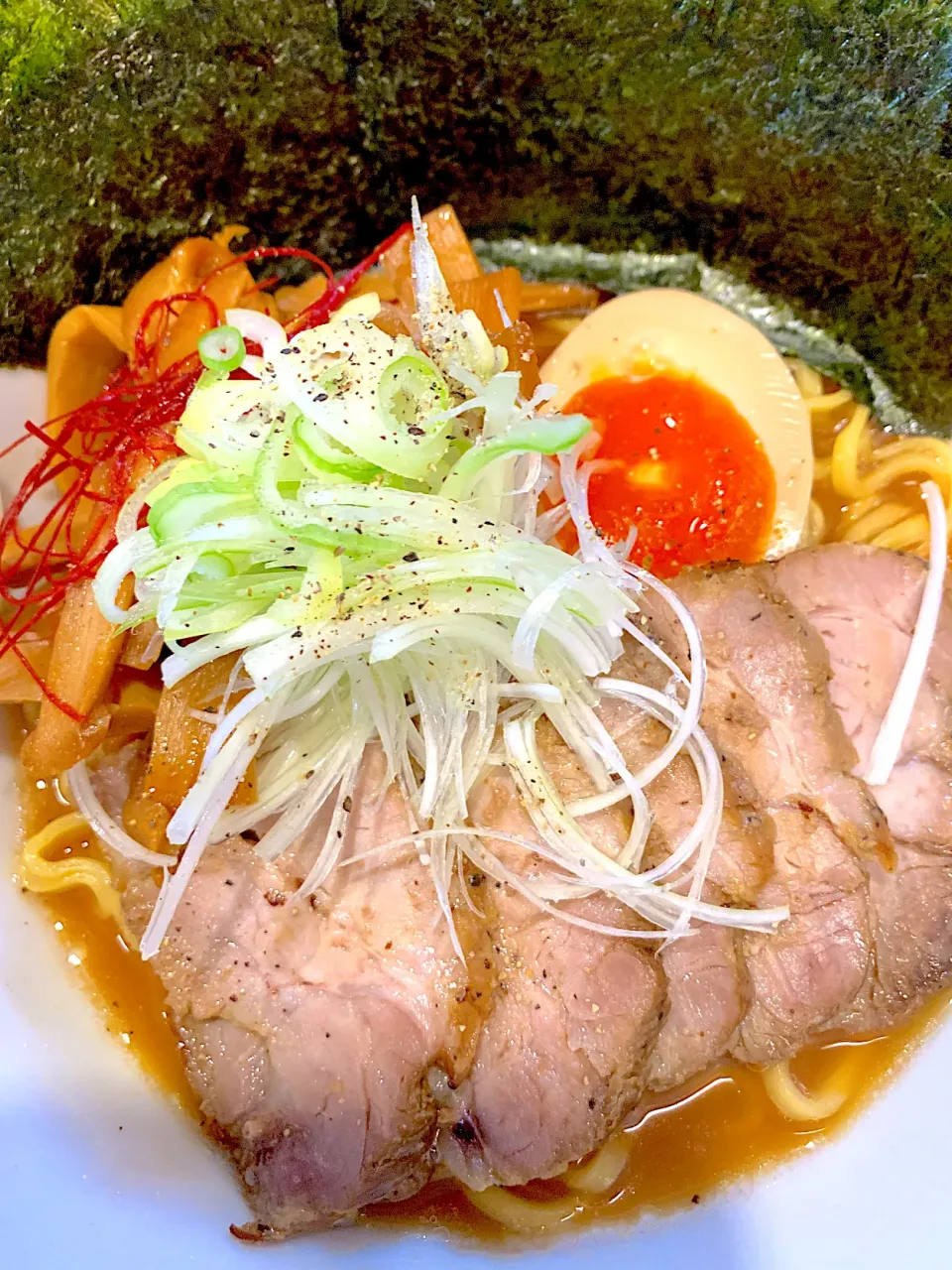 手作りチャーシュー　手作りうまかばい味付け卵　手作りメンマでインスタントラーメンはNISSINこれ絶対うまいやつ！濃厚味噌味最強メンバー集合|シュトママさん