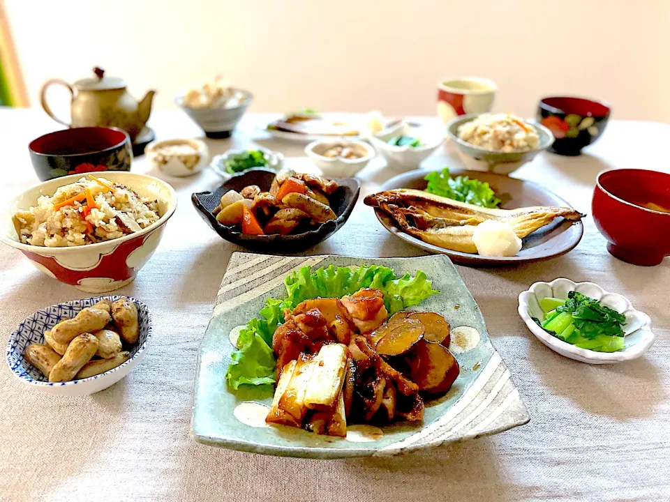 Snapdishの料理写真:ホッケの干物と照り焼きチキンと炊き込みご飯|ゆかりさん