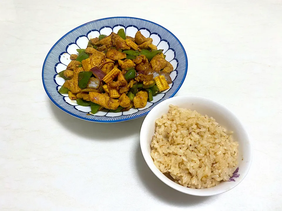 Stir fry (chicken, baby corn, peppers and onions)|Emmaさん