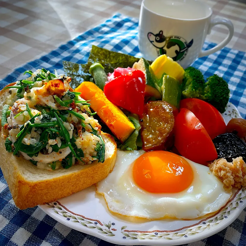 今日の朝ごはん★ほうれん草とレンコンと焼たらこの牛乳甘酒クリームチーズトースト|riko30294さん