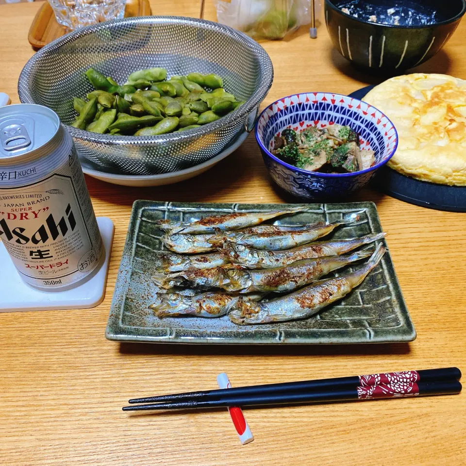 焼きししゃも
ブラウンマッシュルームとベーコンのガーリック炒め
丹波の黒枝豆
りんごのパンケーキ🥞🍎|naoさん