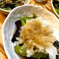 Snapdishの料理写真:ナスの揚げ浸し&大根葉としらすの胡麻炒め|marochataroさん