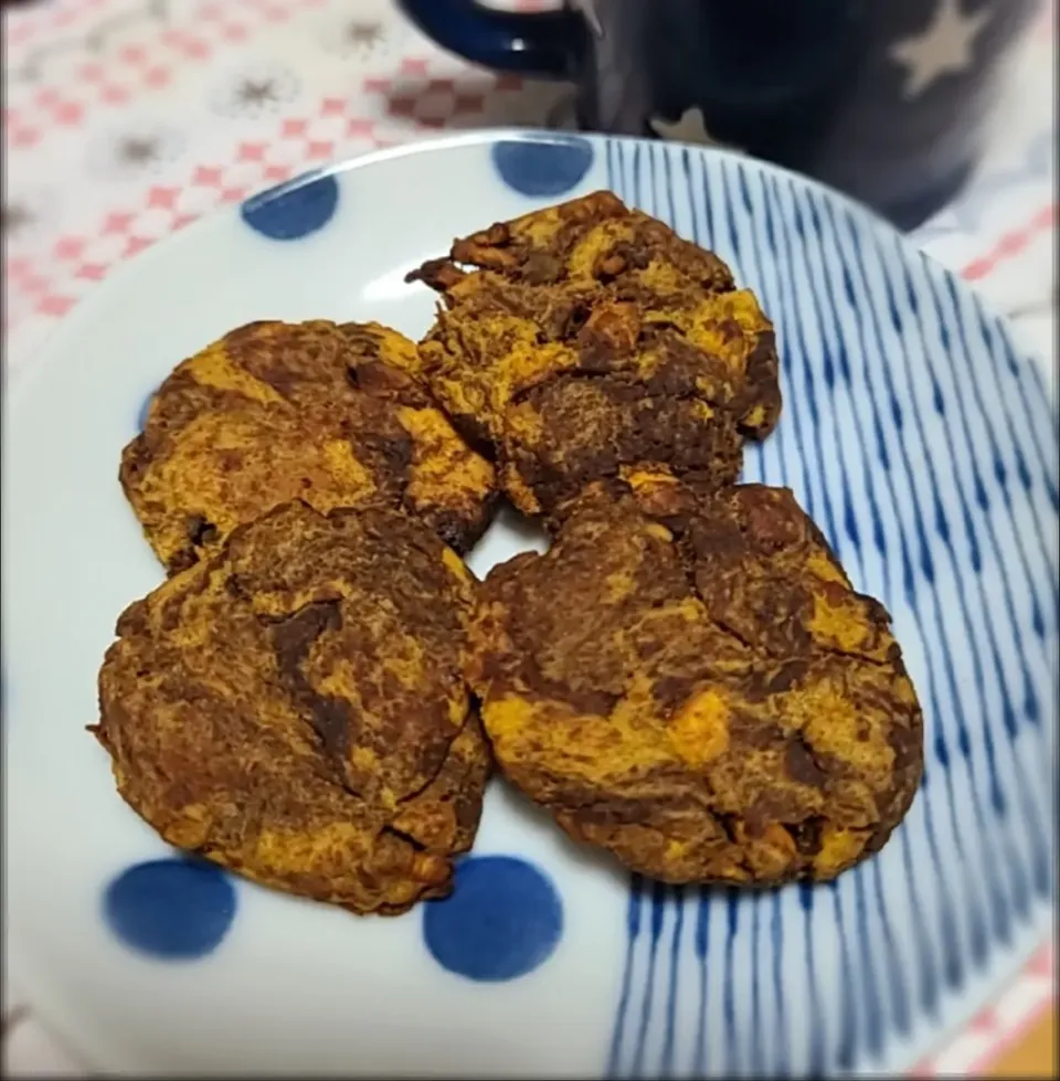 有機かぼちゃと有機チョコレートのハードクッキー|ルチーノとリリカさん