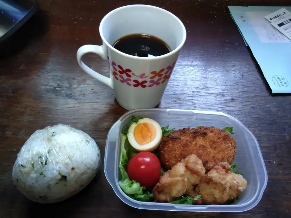 Snapdishの料理写真:今日のお弁当🍱🍙|にんにくと唐辛子が特に好き❤️(元シャリマー)さん