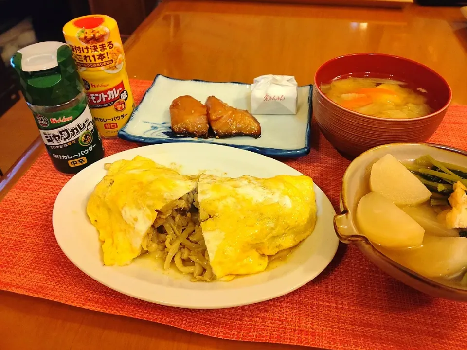 ☆ロール豚もやしカレー味
☆アジみりん干し
☆かぶとあげの煮物
☆みそ汁
☆栗きんとん|chikakoさん