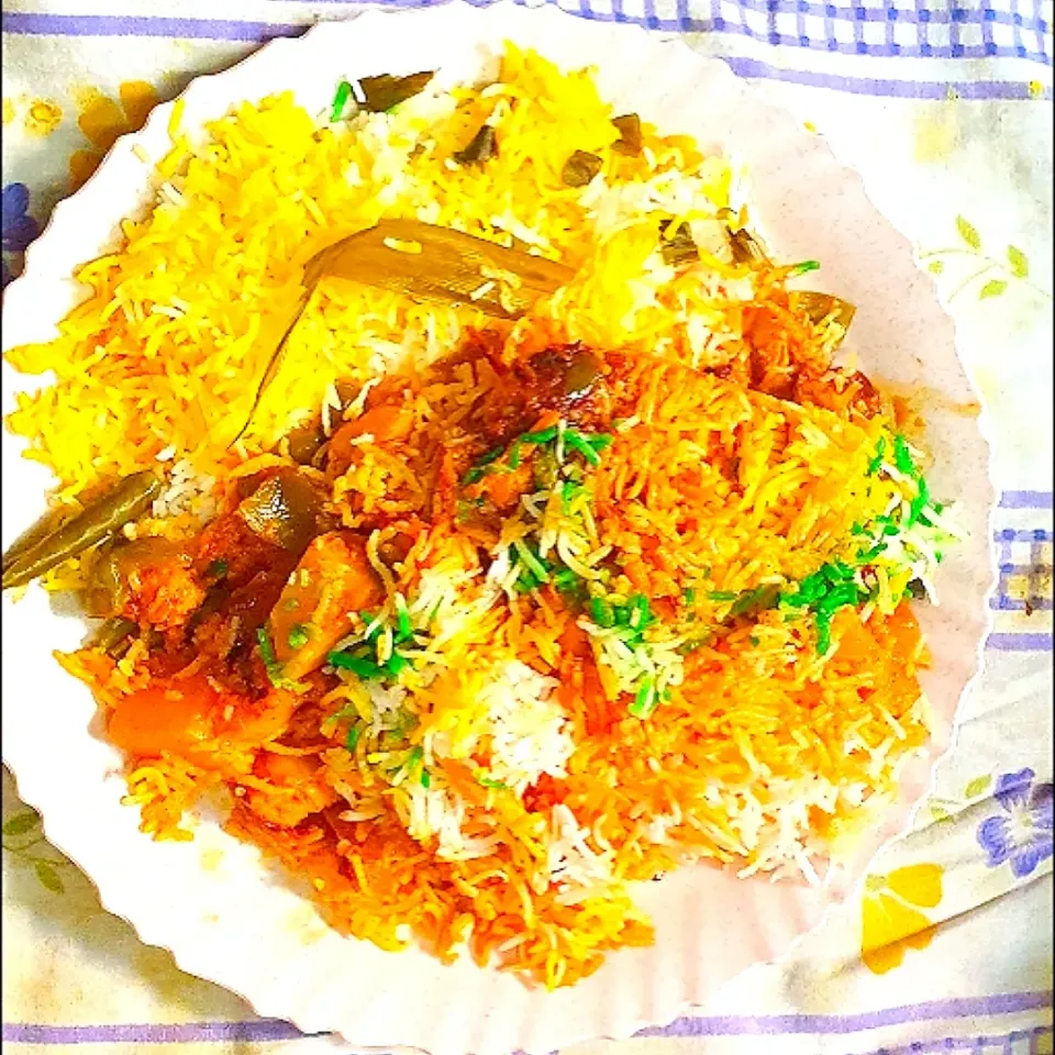 Snapdishの料理写真:Chicken Schezwan Biryani home made|KULSUM TOUSIFさん