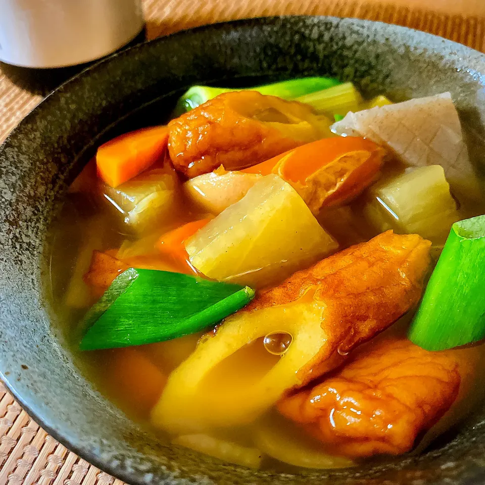 お出汁も楽しむ✨カレーおでん風🍢スープ|にゃんぺこさん