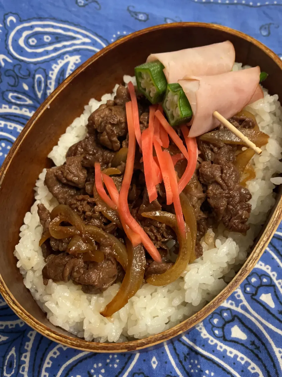 牛丼→この後ご飯が見えないくらい具を追加した|ちあぽんさん