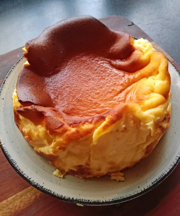 Burn Basque Cheese cake|Ritzel Ofngol Kellyさん