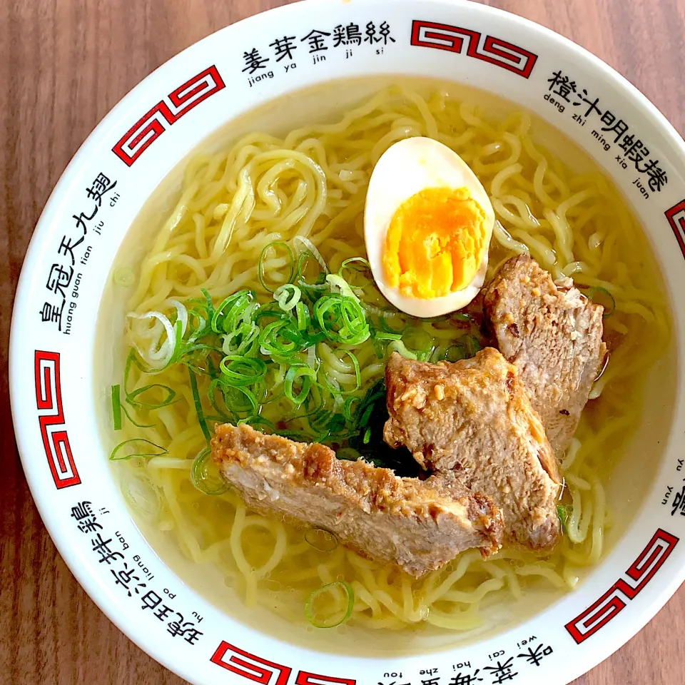 Snapdishの料理写真:🍜塩ラーメン🍜|ユッキーさん