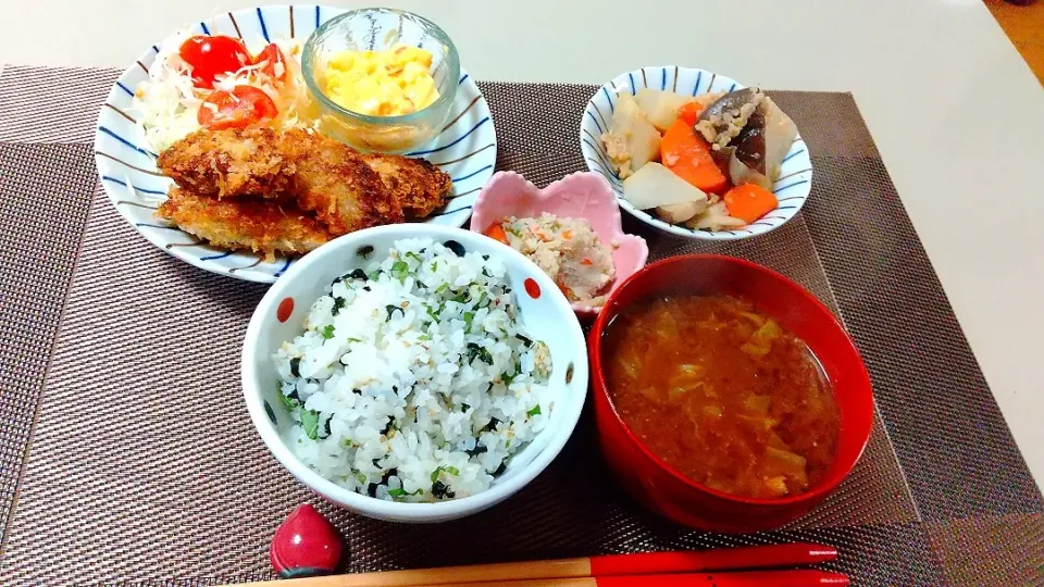 カキフライとワカメご飯です。🤗|Yoshiko Miyazakiさん