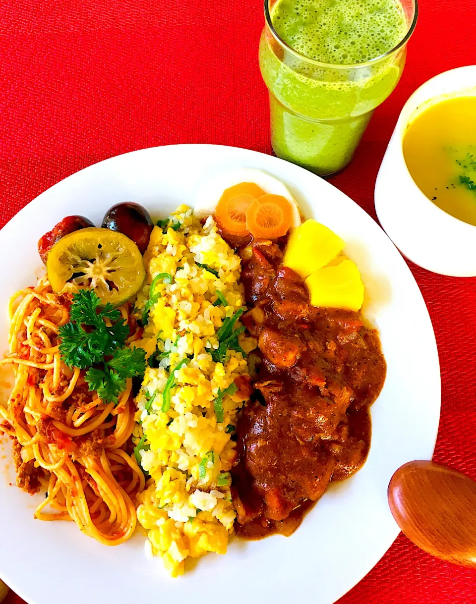 ミートスパ&エッグチャーハン&スパイスチキンカレー🍛ワンプレートに😋元気な高齢者の朝ごはん^_^💪|HAMI69さん