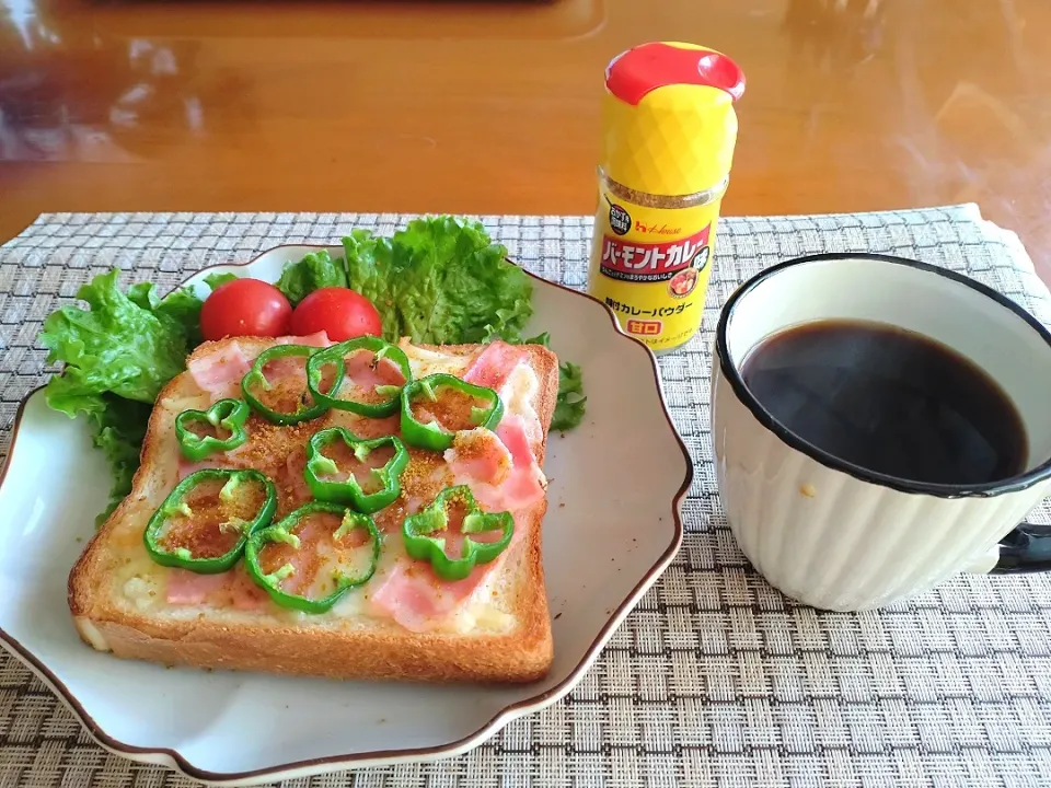 チーズカレートースト🍞☕|chikakoさん