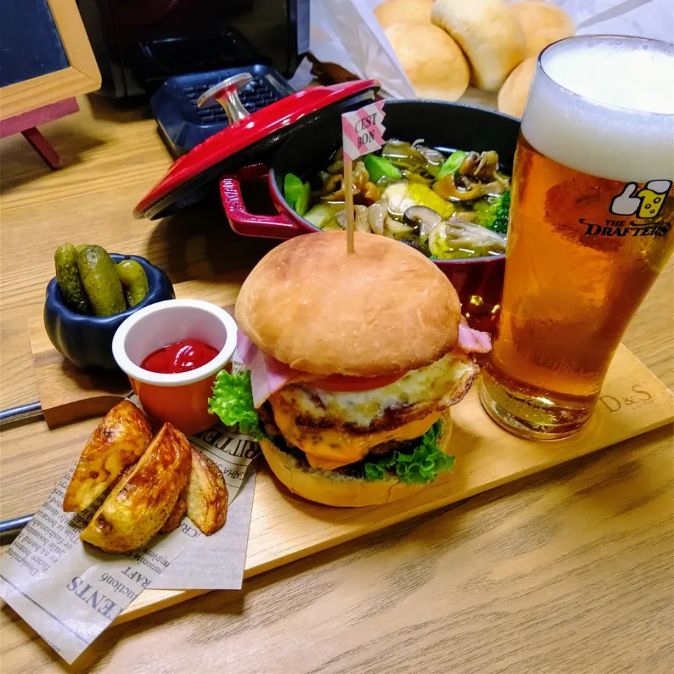 Snapdishの料理写真:『ハンバーガー🍔晩ごはん』|seri-chanさん