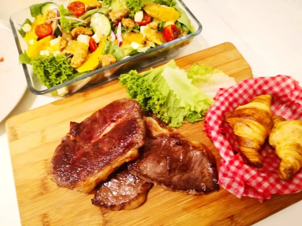 Steak with Salad|Comelさん