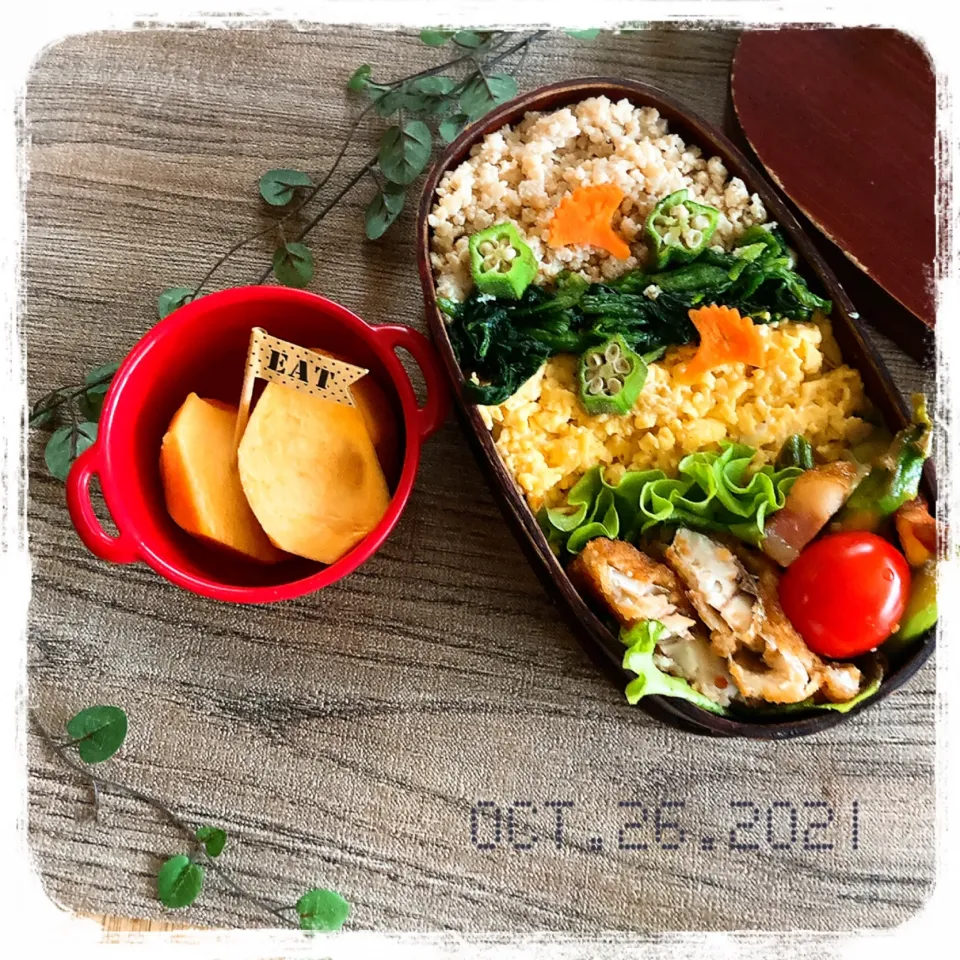 Snapdishの料理写真:10/26 ☺︎ 3色そぼろ丼弁当✩.*˚|jon2さん