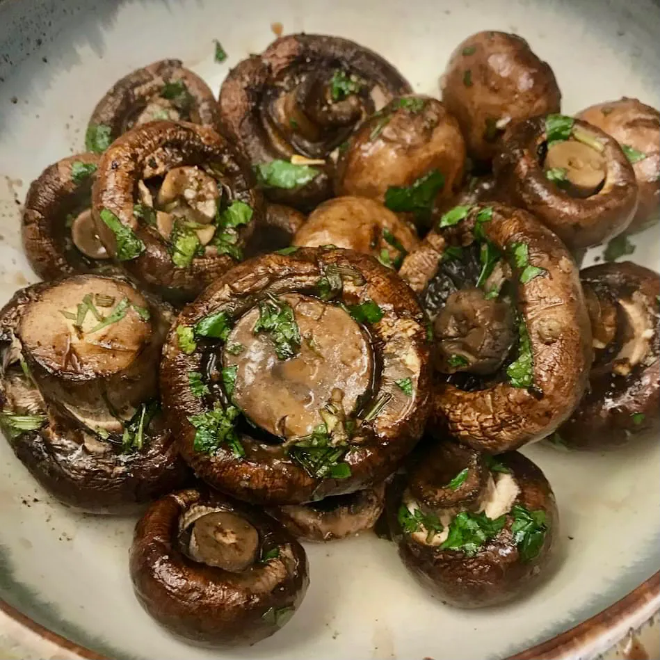 Garlic Butter Mushrooms|gonbenさん