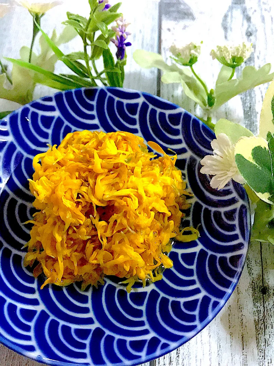 カンタン酢で食用菊の酢の物💕|🌺🌺Foodie🌺🌺さん