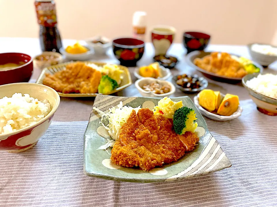 とんかつメインの晩ごはん🐷|ゆかりさん