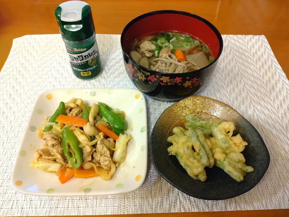 Snapdishの料理写真:☆豚肉で野菜炒め
☆インゲンかき揚げ
☆けんちん蕎麦|chikakoさん