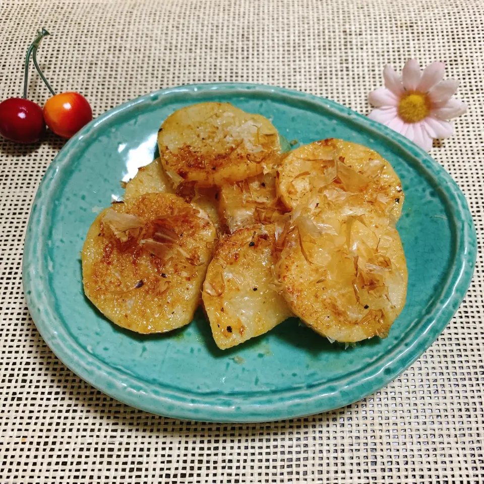 Snapdishの料理写真:☆Yumi☆さんの料理 山芋のバターステーキ❣️|さくらんぼさん