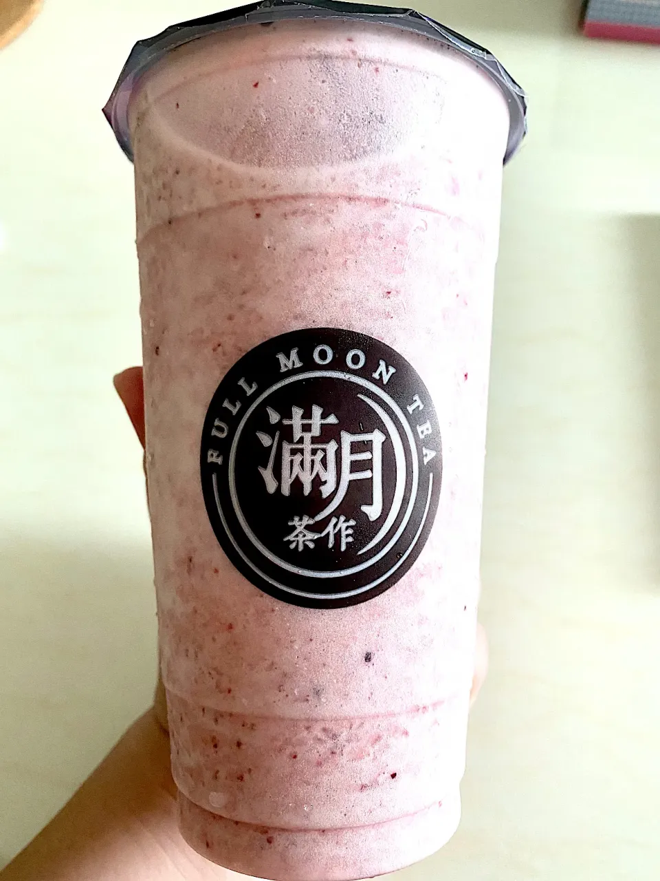 Berries and banana smoothie|Emmaさん