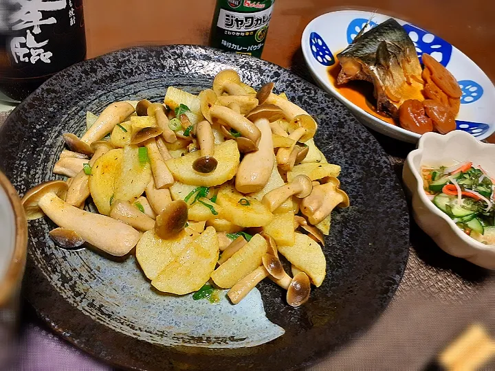 長芋としめじのカレー炒め
真さば煮付け🐟
きゅうり酢の物|びせんさん