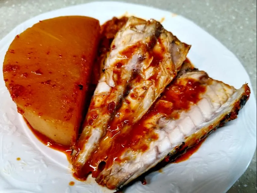 hot and spicy mackerel stew with radish and kimchi|steven z.y.さん