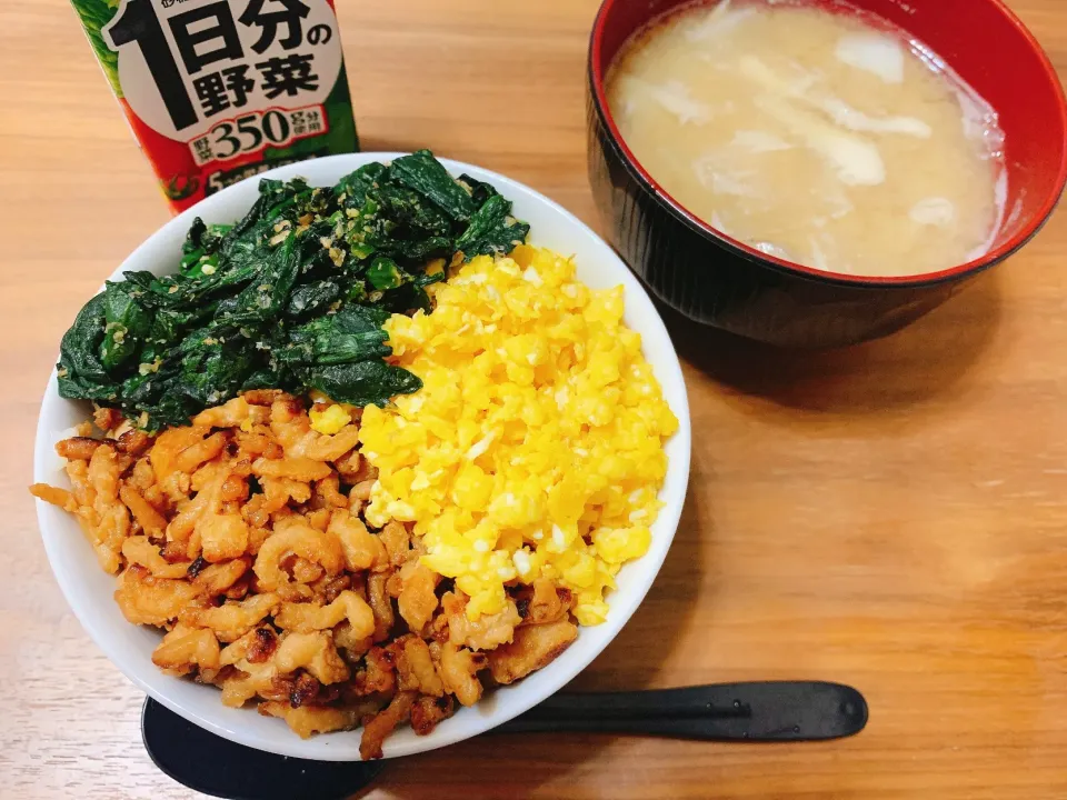 そぼろ丼|まきさん