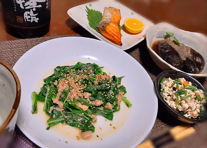 にゃんぺこちゃんの料理
　蕪の葉っぱ🌱とツナ炒め
小ナス揚げ浸し🍆
白和え　(ばあちゃん作)
鮭ハラス|びせんさん