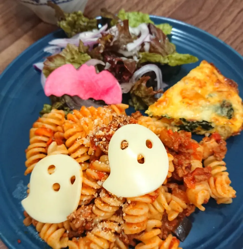 Snapdishの料理写真:ハロウィン★フジッリボロネーゼ|ゆりちさん