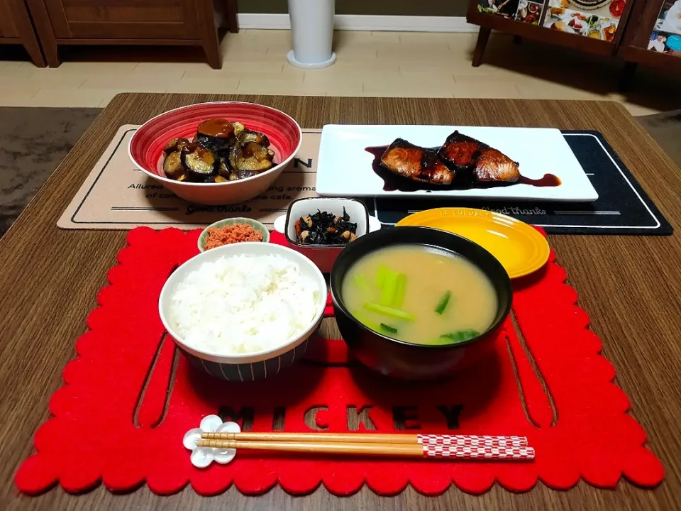 ぶり照りとトロトロ味噌ナスの夕飯|えっこさん