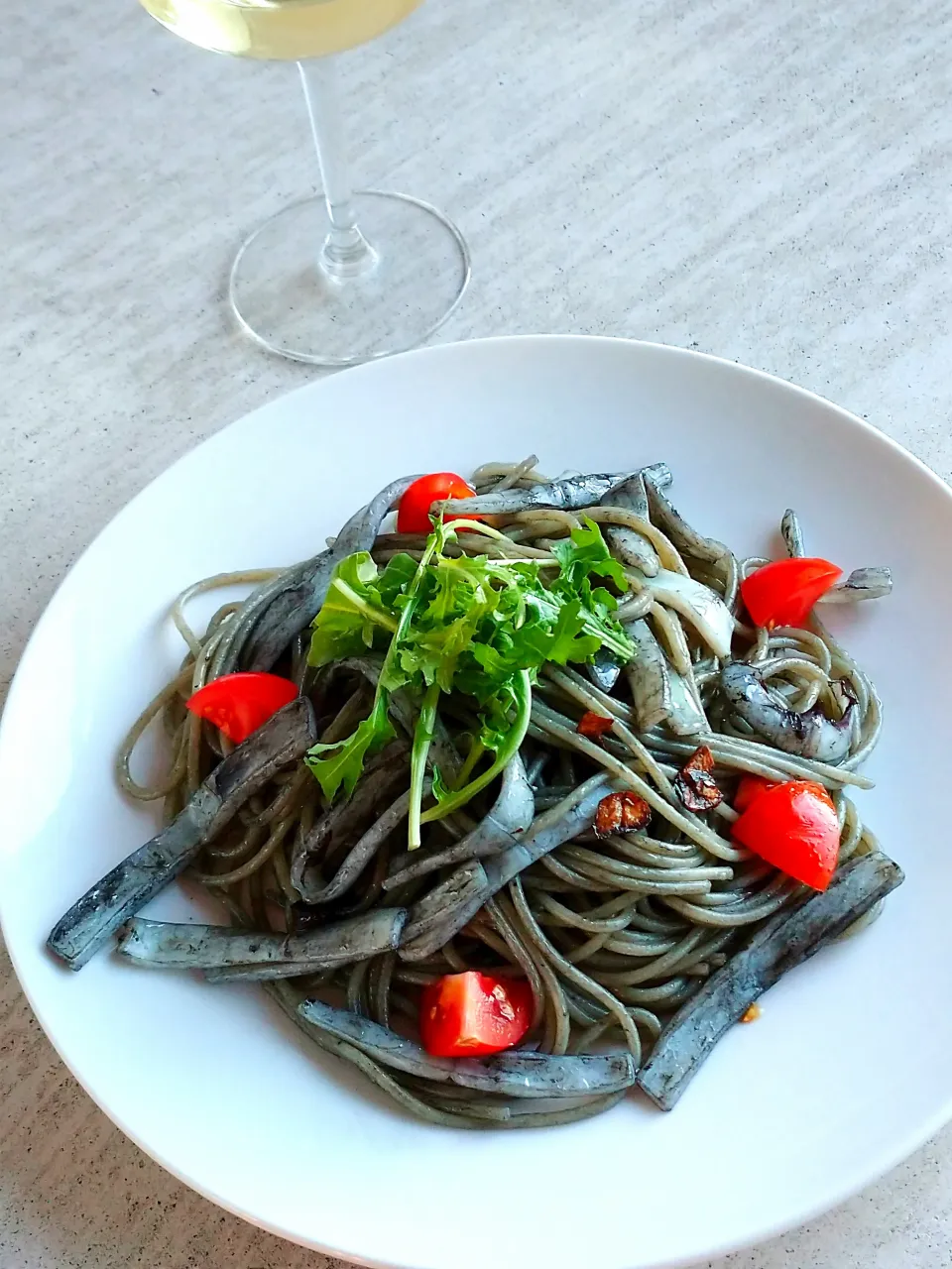 釣りたて烏賊のイカ墨パスタ;Squid ink spaghetti with freshly caught squid|samiさん