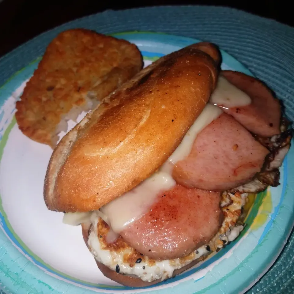 Pork Rolll ,Egg An Cheese On A Kaiser Roll an Hash Brown|Manuel Montero Jrさん