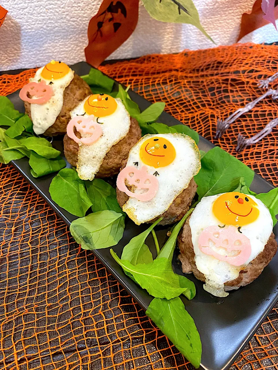 目玉焼きのせハンバーグ|アパッチさん