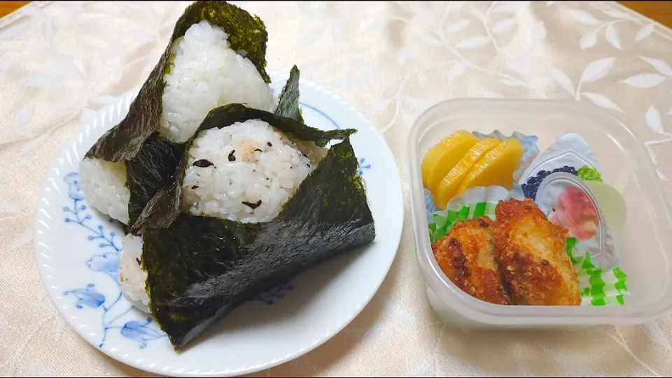 10/31の夜勤弁当
おにぎり弁当🍙|卯月さん