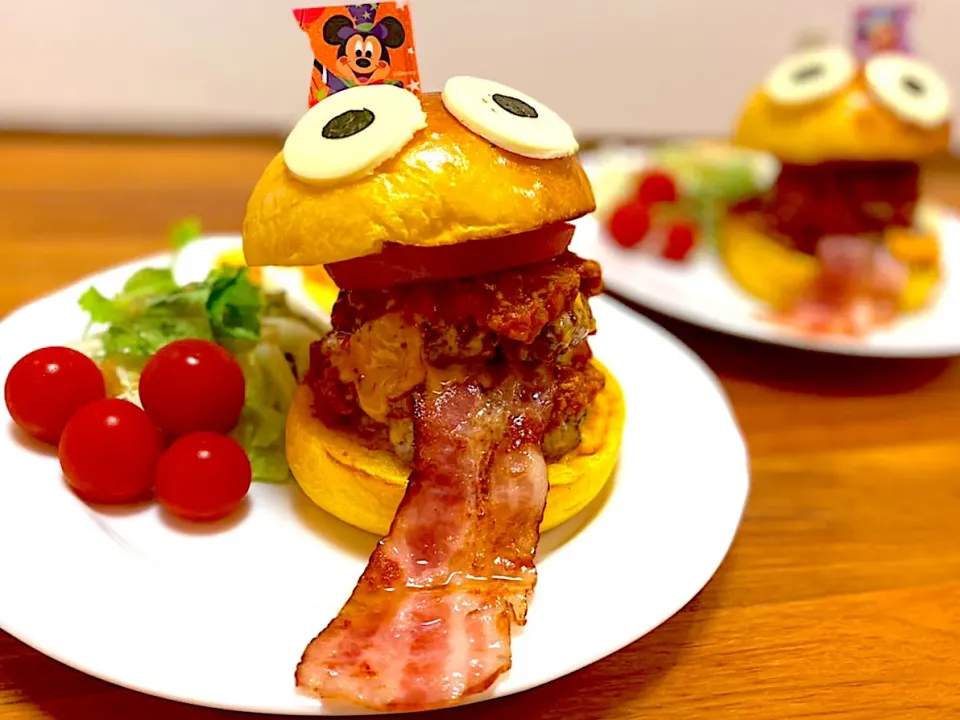 Snapdishの料理写真:モスバーガー風のモンスターバーガー🍔|ふくすけ食堂さん