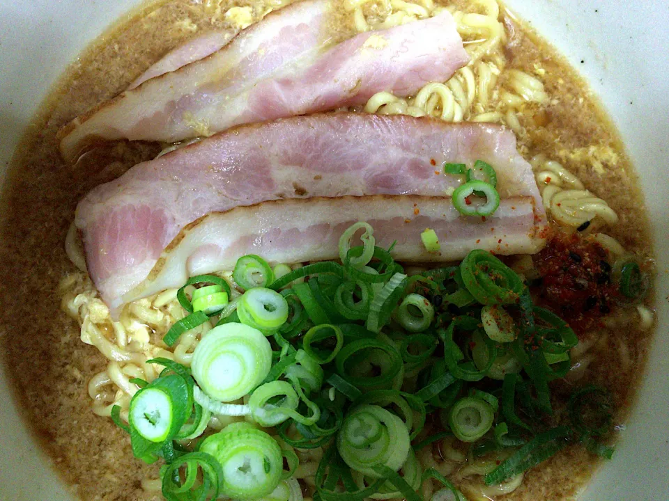 自家製 味噌ラーメン(ベーコン•玉子入)|ばーさんさん