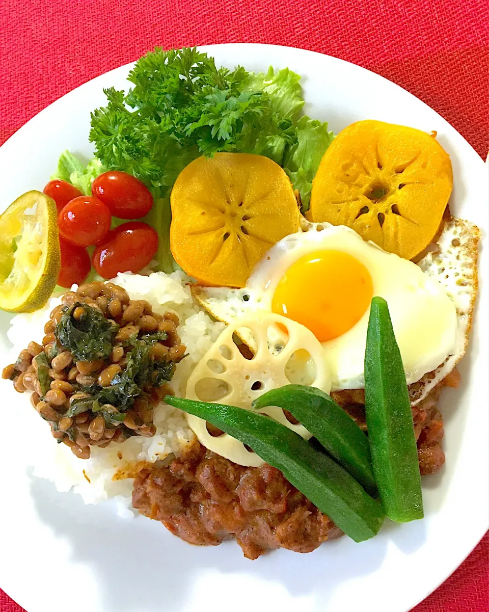 Snapdishの料理写真:スパイスカレー🍛朝カレー^_^💪元気な高齢者の朝ごはん笑笑💪💖|HAMI69さん