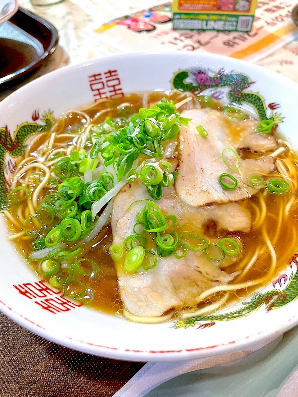 Snapdishの料理写真:牛骨ラーメン☘️|おかちさん