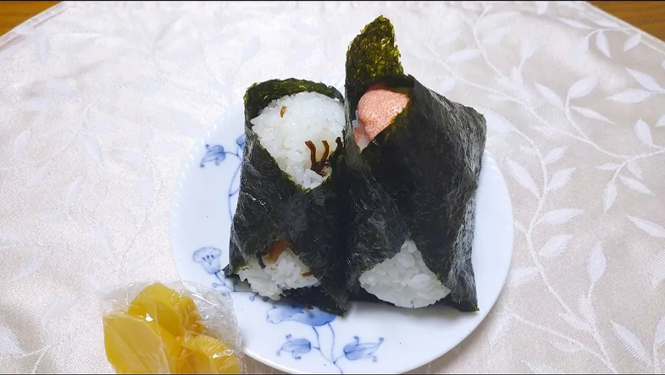 11/1の夜勤弁当
おにぎり🍙２種|卯月さん